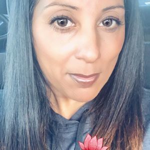 Meet your Posher, Yolanda